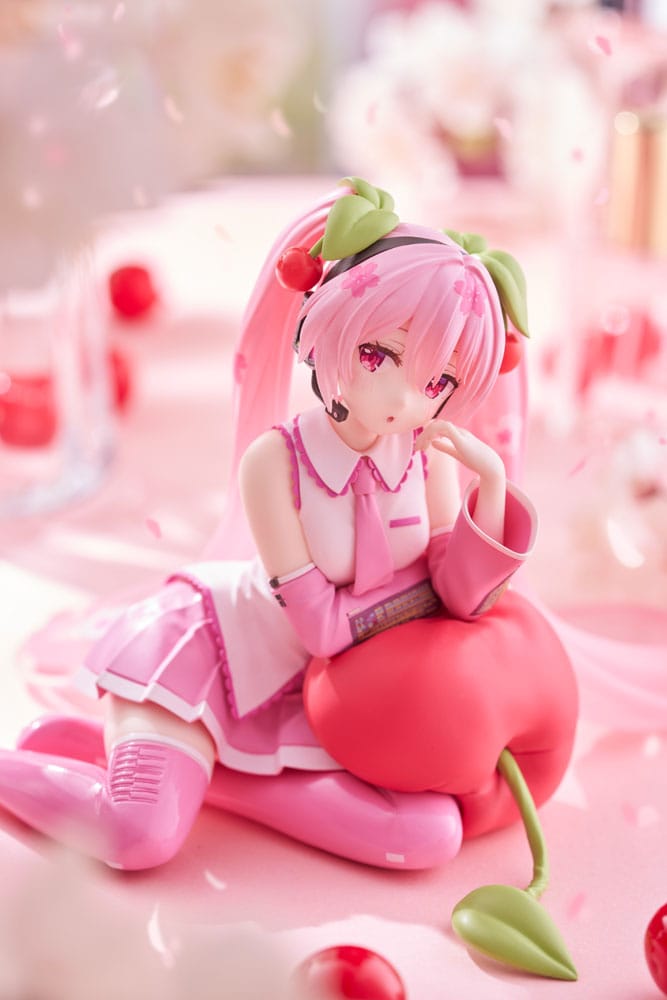 Vocaloid Hatsune Miku Sakura Cherry Cushion Taito Prize Figure 13cm