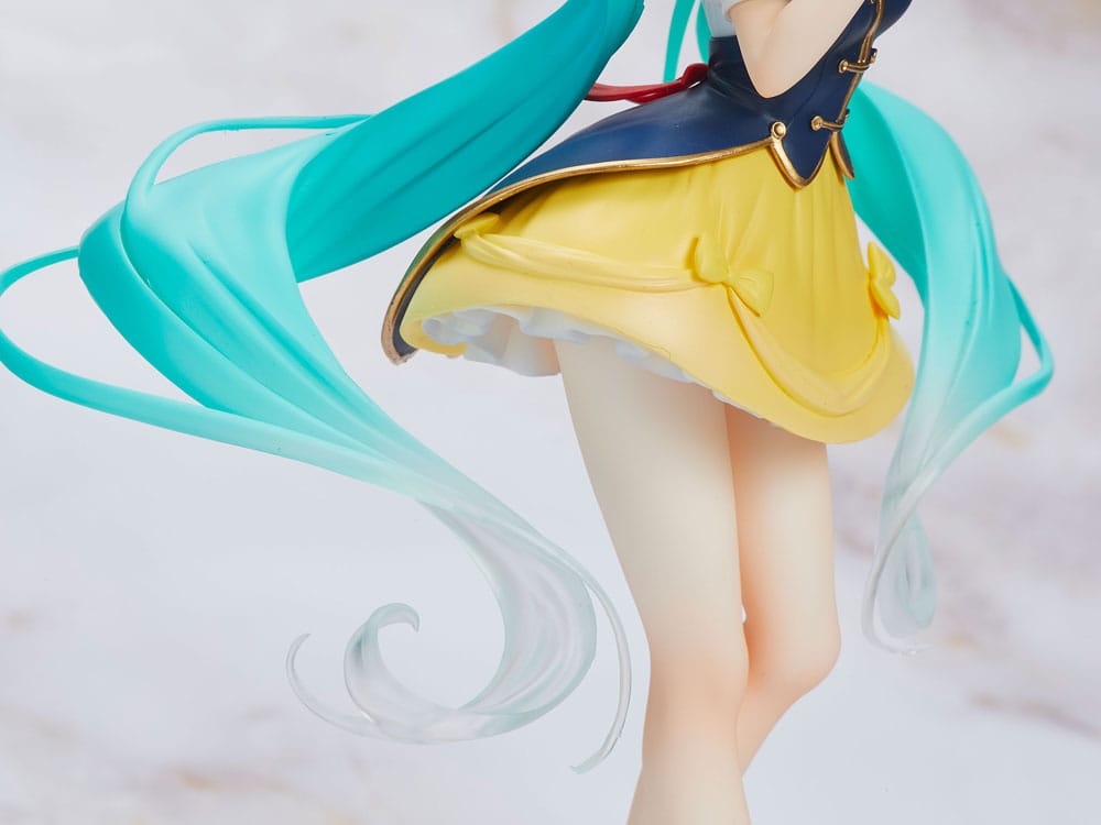 Vocaloid Hatsune Miku Wonderland Snow White Taito Prize Figure 18cm