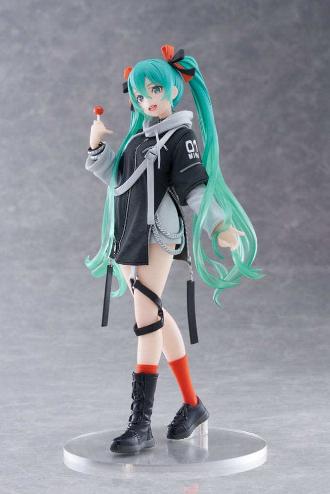 Vocaloid Hatsune Miku Wonderland Fashion Punk Ver Taito Prize Figure 18cm