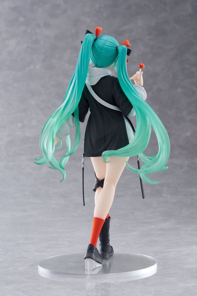 Vocaloid Hatsune Miku Wonderland Fashion Punk Ver Taito Prize Figure 18cm