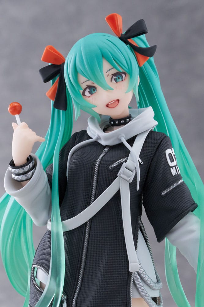 Vocaloid Hatsune Miku Wonderland Fashion Punk Ver Taito Prize Figure 18cm
