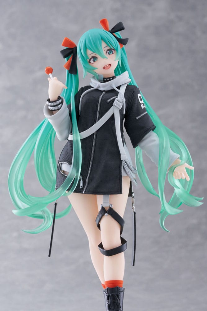 Vocaloid Hatsune Miku Wonderland Fashion Punk Ver Taito Prize Figure 18cm