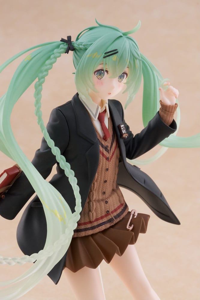 Vocaloid Hatsune Miku Fashion Preppy Taito Prize Figure 18cm