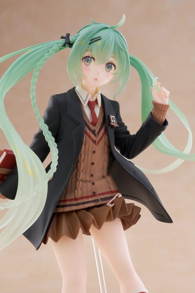 Vocaloid Hatsune Miku Fashion Preppy Taito Prize Figure 18cm