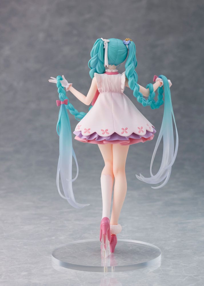 Vocaloid Hatsune Miku Wonderland Rapunzel Ver. Taito Figure 18cm