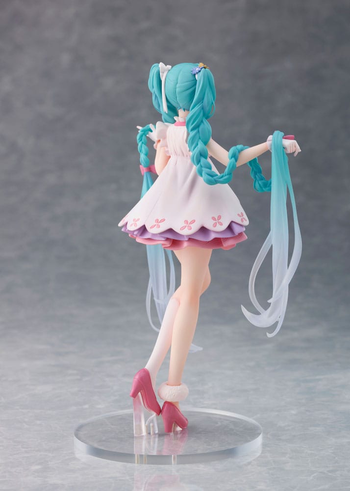 Vocaloid Hatsune Miku Wonderland Rapunzel Ver. Taito Figure 18cm