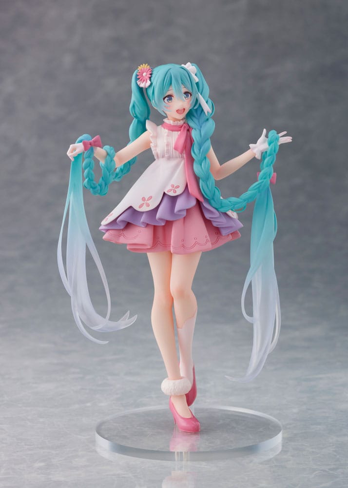 Vocaloid Hatsune Miku Wonderland Rapunzel Ver. Taito Figure 18cm
