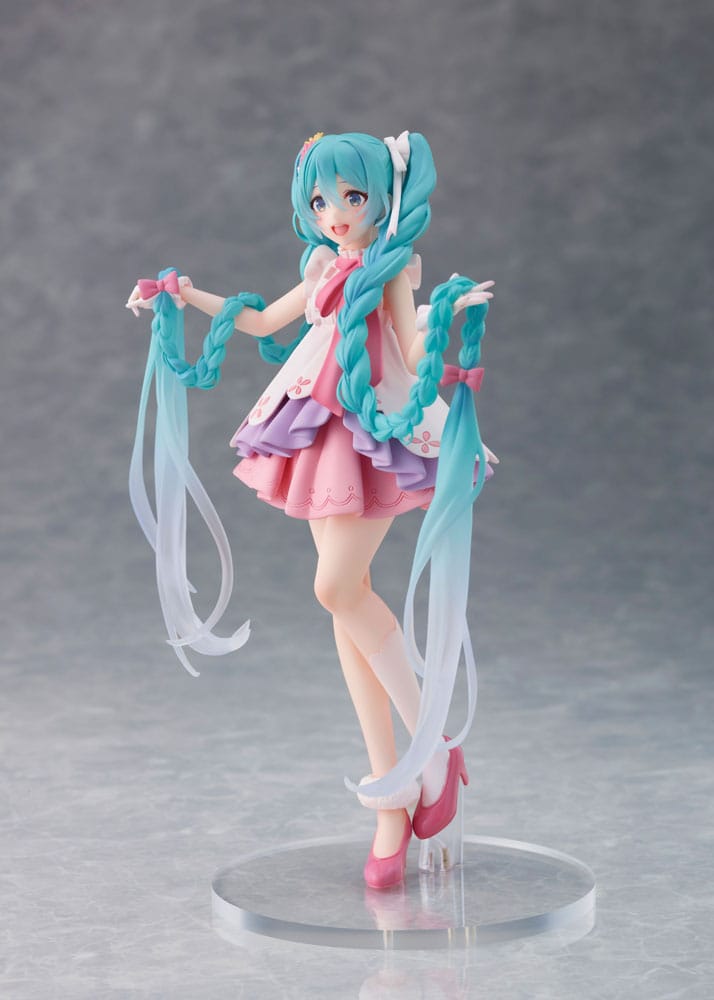 Vocaloid Hatsune Miku Wonderland Rapunzel Ver. Taito Figure 18cm