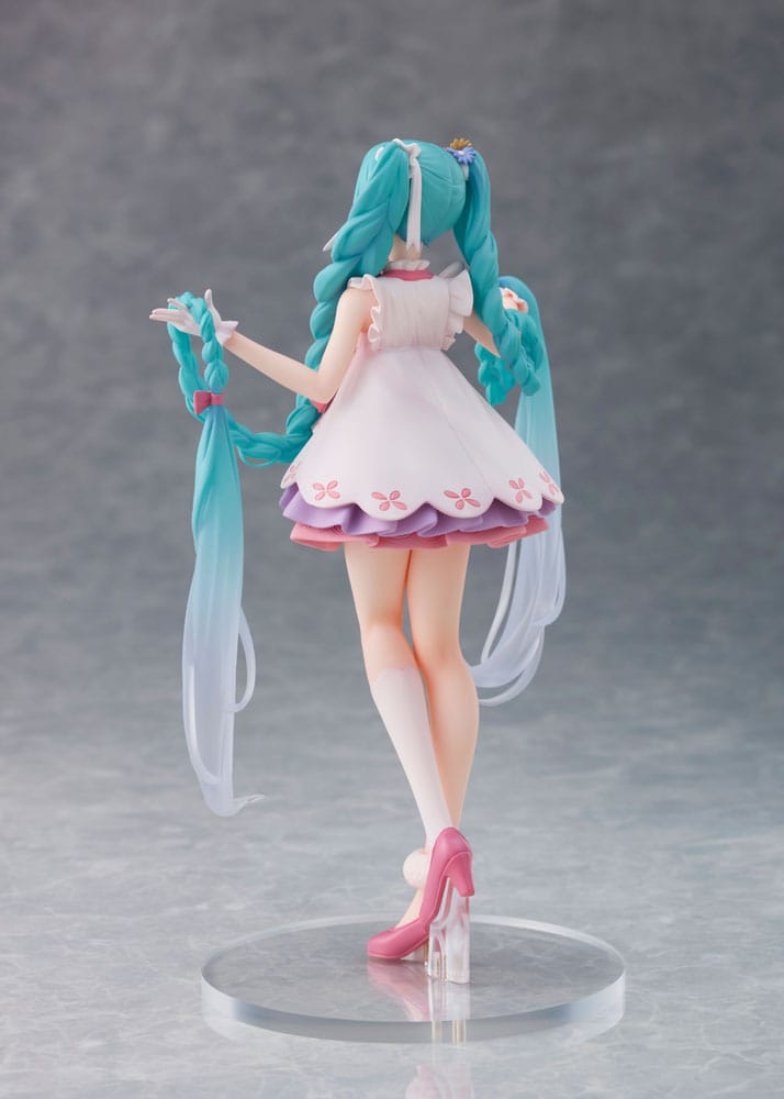 Vocaloid Hatsune Miku Wonderland Rapunzel Ver. Taito Figure 18cm